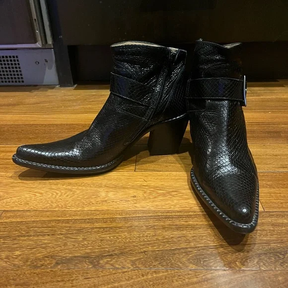 Authentic Freelance Black Leather pointed toe boots Size 36/6 mint condition - Picture 5 of 15